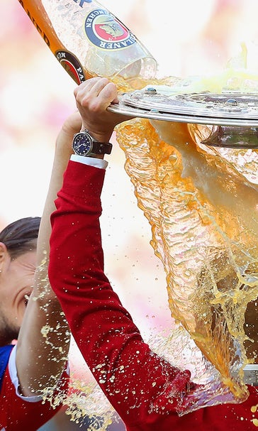 Beer showers! Bayern Munich celebrate Bundesliga title